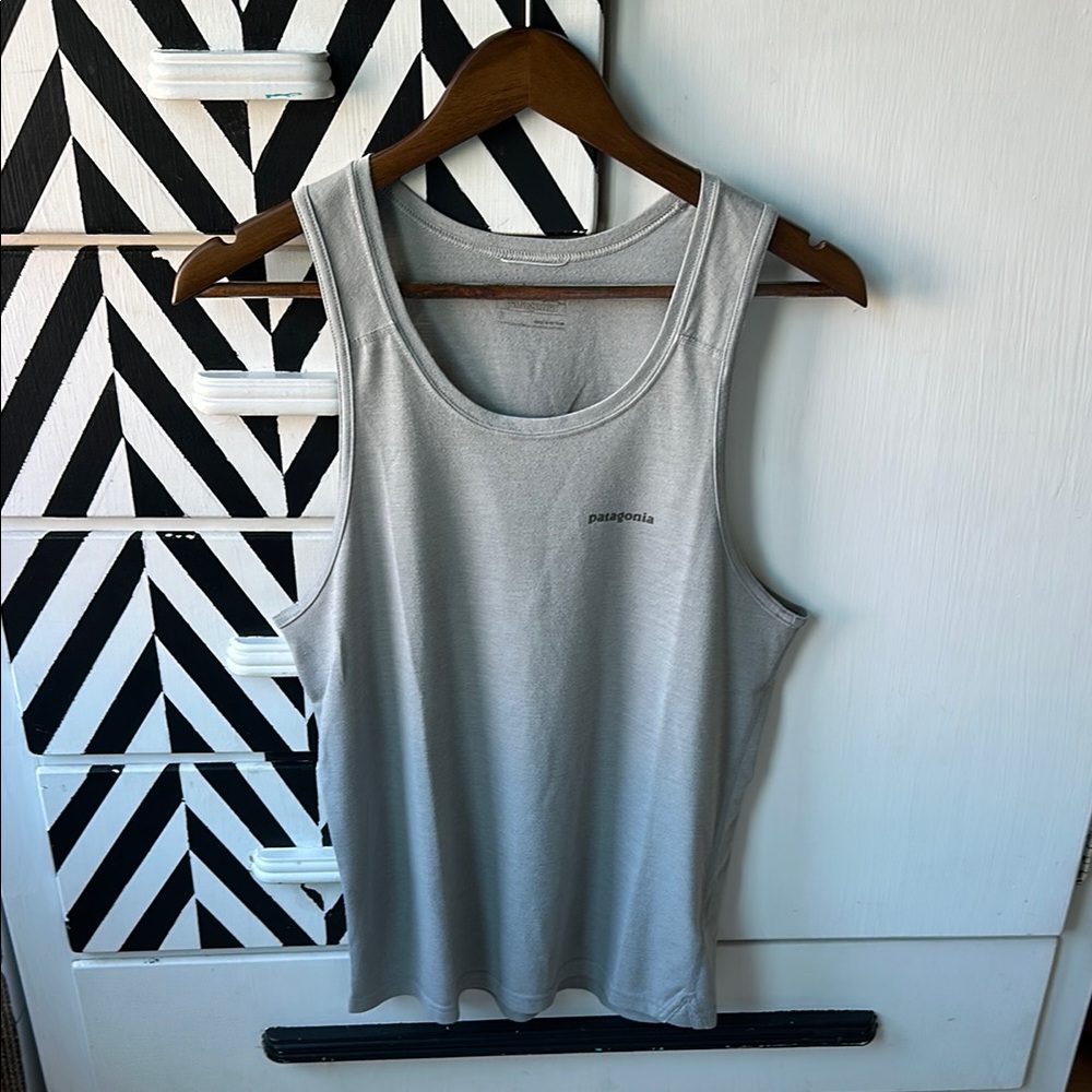 Patagonia Capilene Cool Trail tank top - Men’s Small - Gray